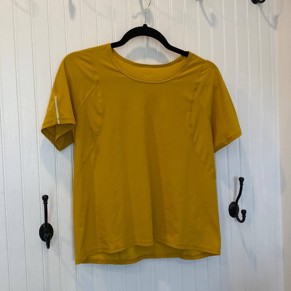 Lululemon short sleeve top
